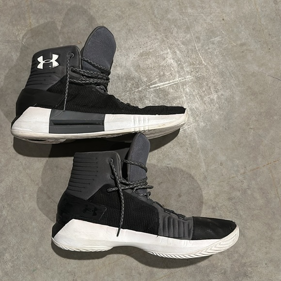 Black and Gray High-Top Sneakers - Picture 2 of 4